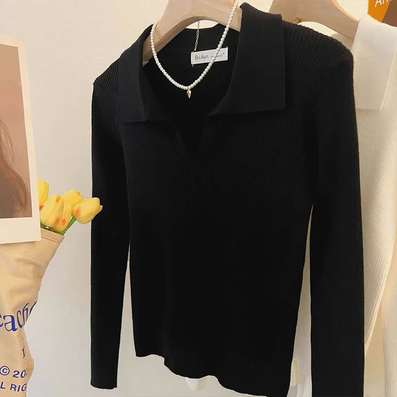 Vintage-Inspired Knit Pullover with Turn-Down Collar