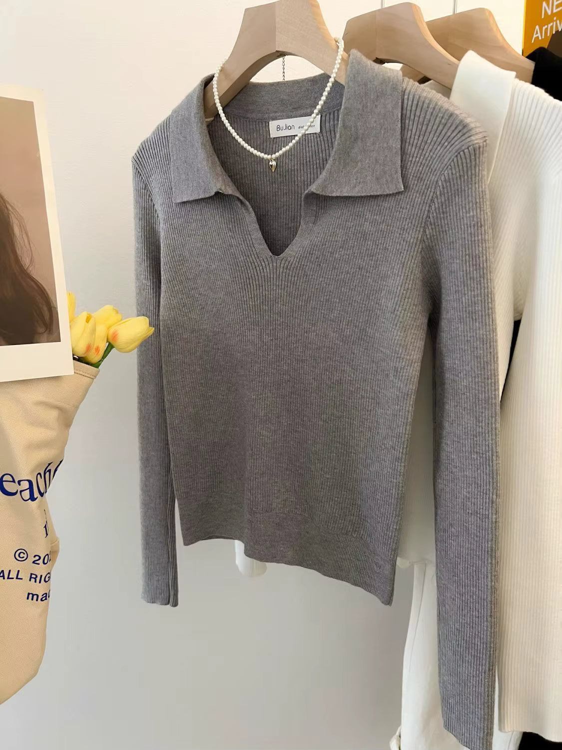 Vintage-Inspired Knit Pullover with Turn-Down Collar